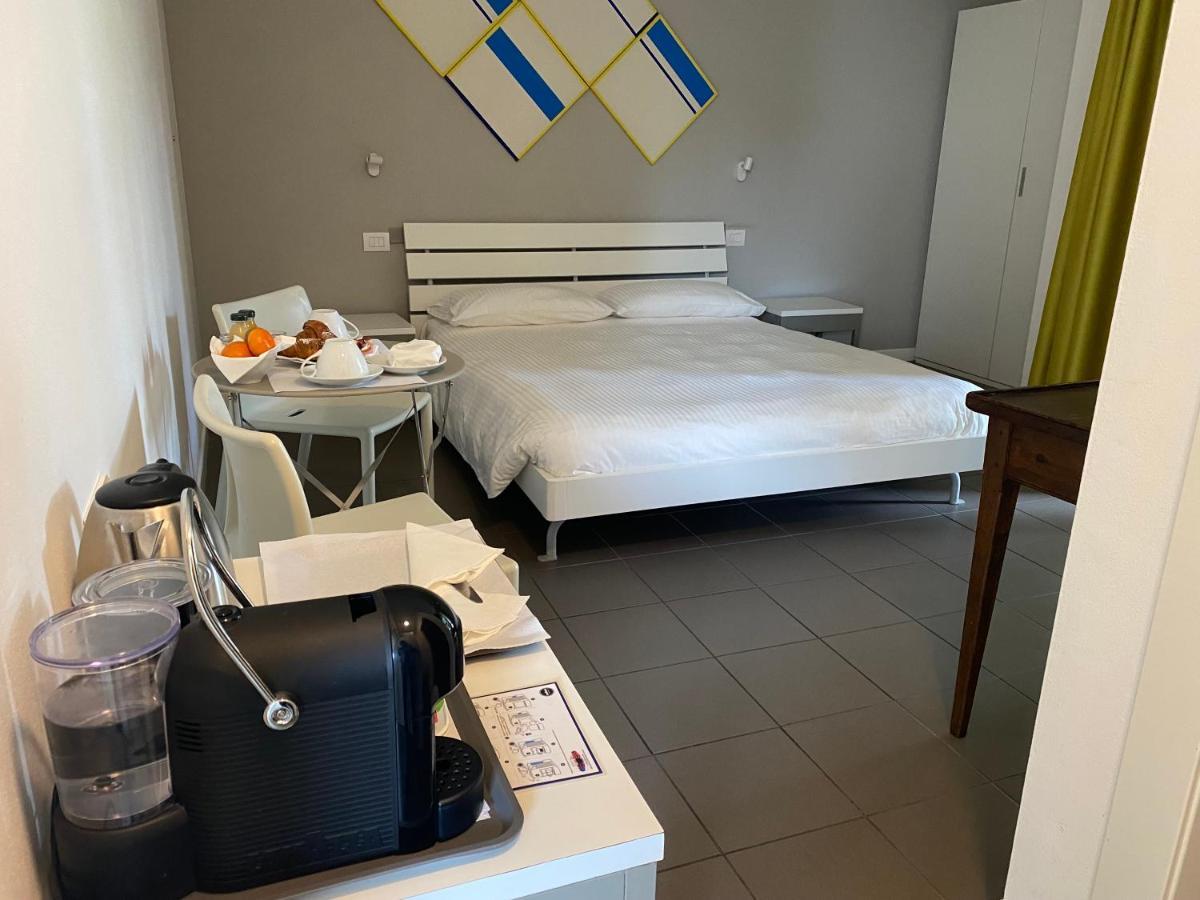 B&B Warmup Grosseto - Parcheggio Incluso Nella Corte Interna Ngoại thất bức ảnh